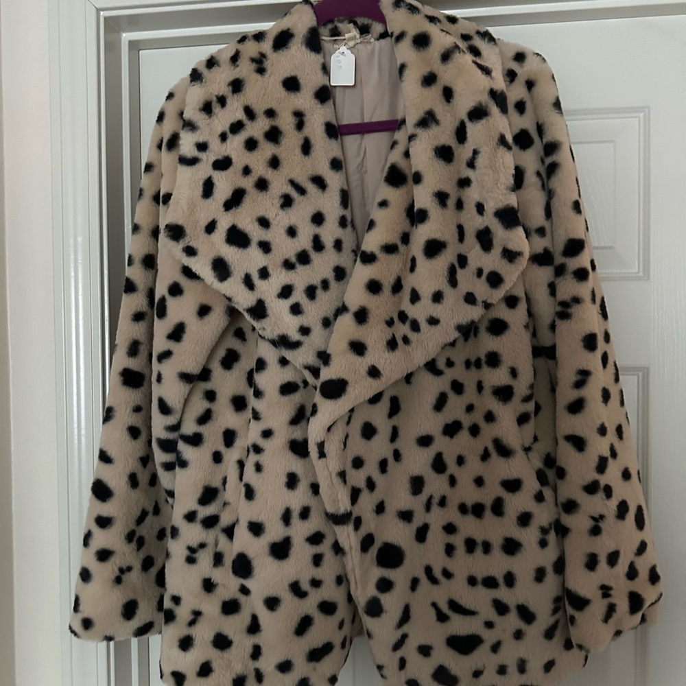 Boutique jacket.Black and beige super soft/Extremely luscious jacket NWT.